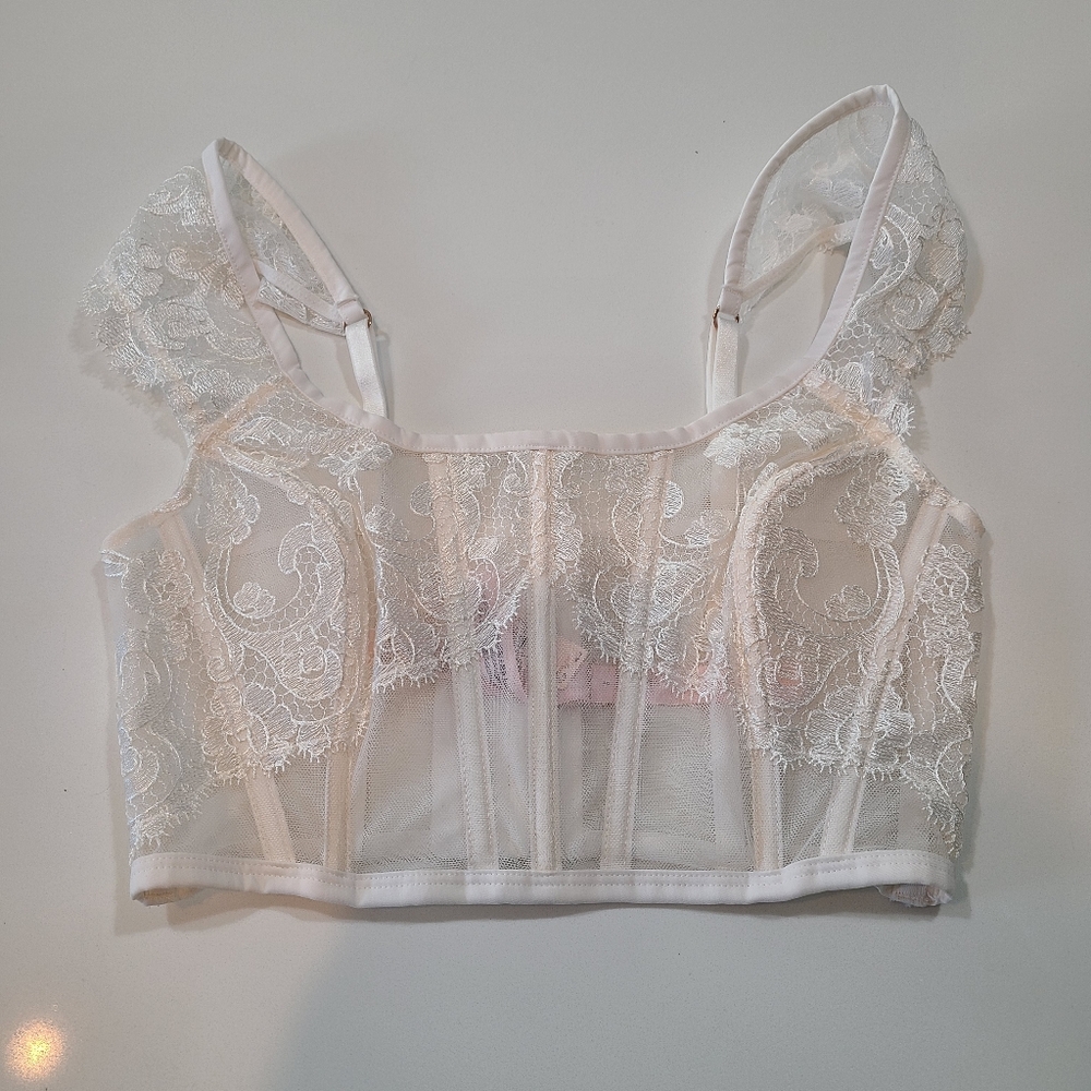 NWT Victoria's Secret Dream Angels Lace Bra Top in Size Small